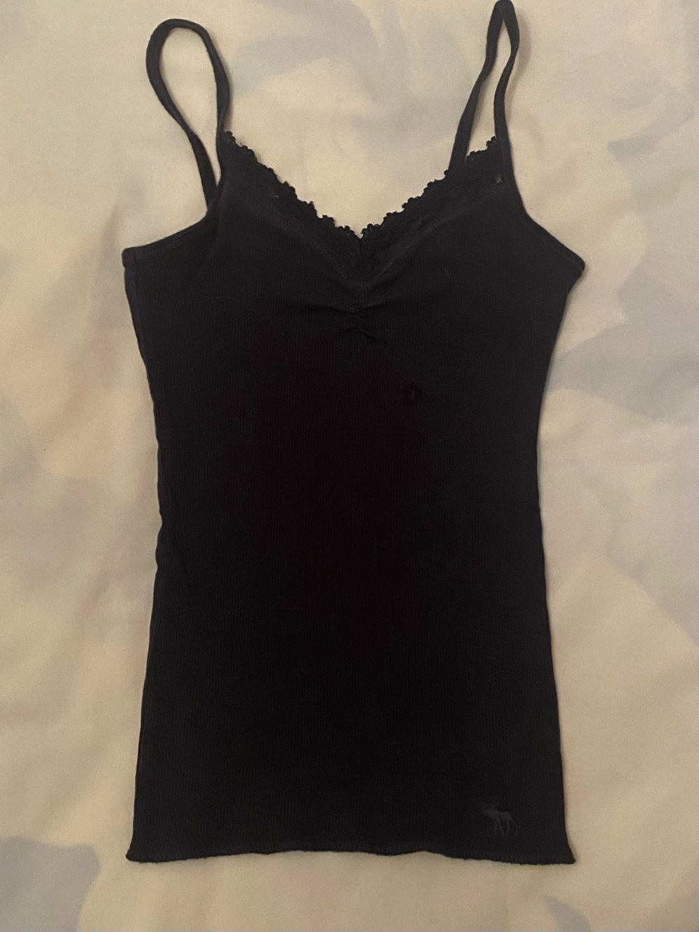 ✨Bundle : Buy 6 for $80

🥀Kids Abercrombie & Fitch Navy Lace-Trim Camisole Tank!